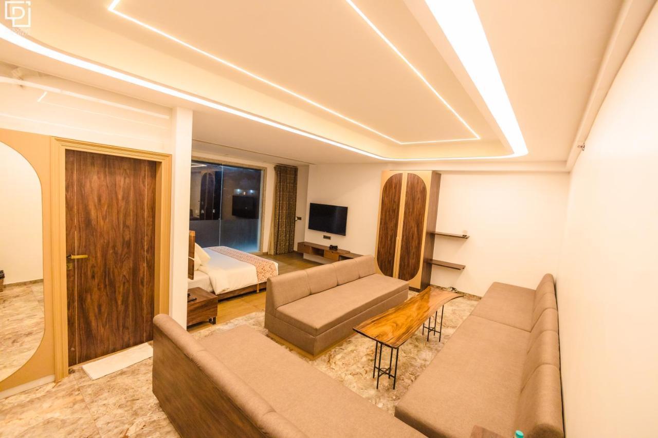 Hotel Mirana , Tinsukia Buitenkant foto