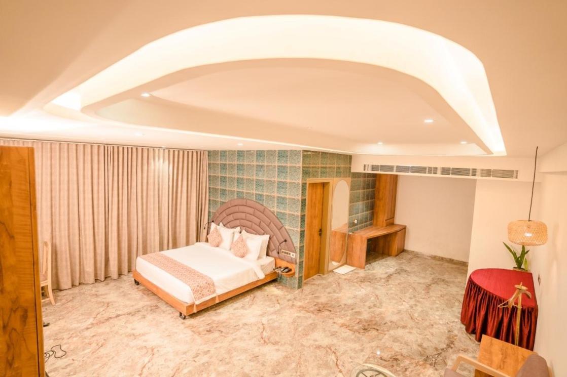 Hotel Mirana , Tinsukia Buitenkant foto